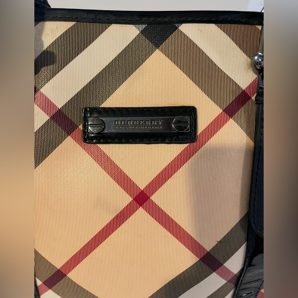 Burberry Tan and Black Iconic Tote Bag - Picture 5 of 14